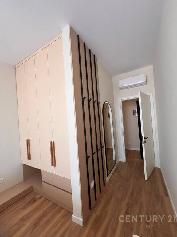 Appartamento nuovo 2+1+1 bagno in affitto, in via Siri Kodra, vicino all'Hotel Meridian! 1.000 € /Mese