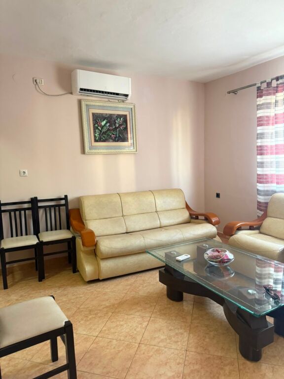 Affittasi Appartamento 2+1+1 con Balcone