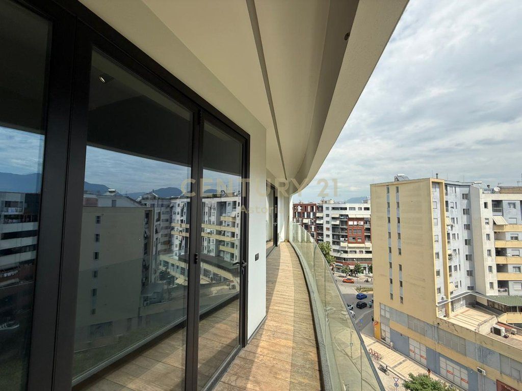 Penthouse Modern me Qira në Astir – Super Hapësirë, Stil Luksoz &amp; Privatësi Maksimale