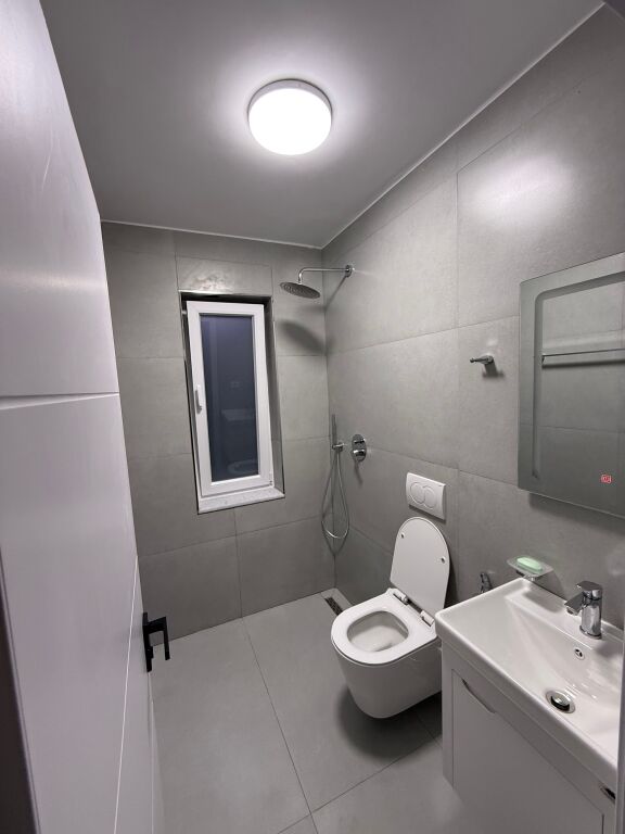 Shitet apartament 2+1 ne rrugen Ferit Xhajko