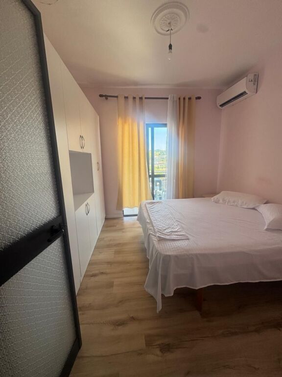 Shitet Apartament 1+1 në Rrugën Viena, Golem