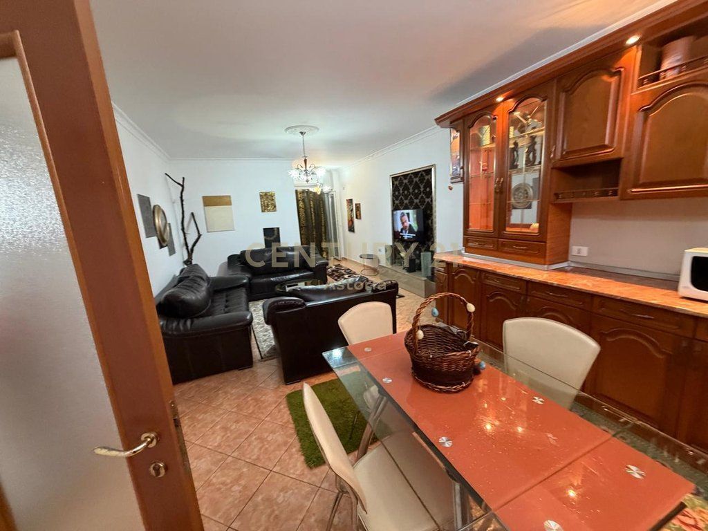 Apartment 2+1+2 for rent, Zogu i Zi