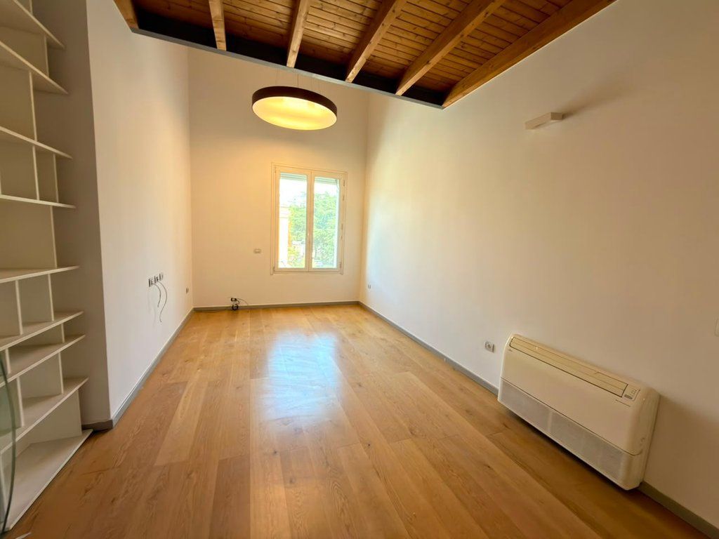 Office for Rent in Business Building | 180 m² Duplex!