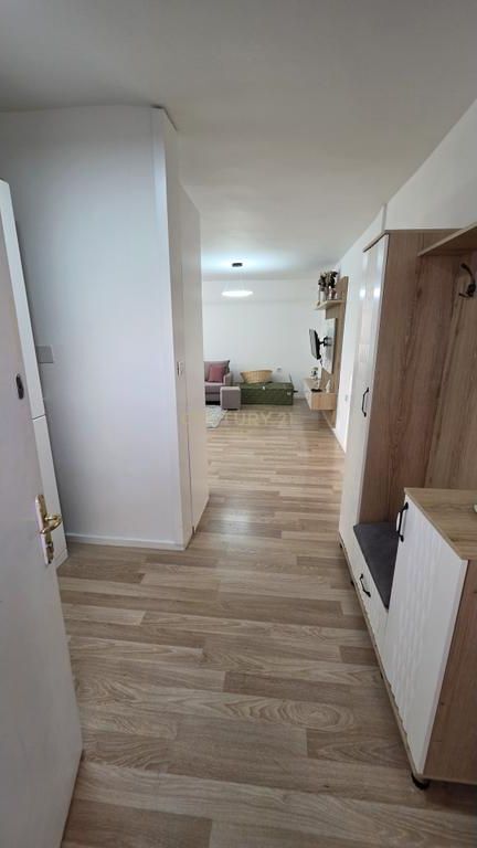 Shitet apartament 1+1 tek Rruga Bardhyl! 135,000 €
