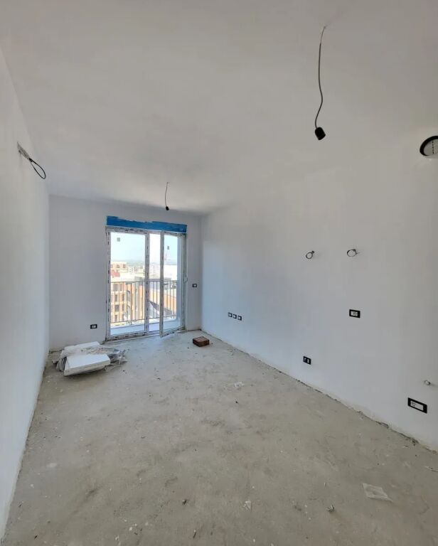 APARTAMENT NE SHITJE 1+1 GENER 2 , BULEVARDI RI