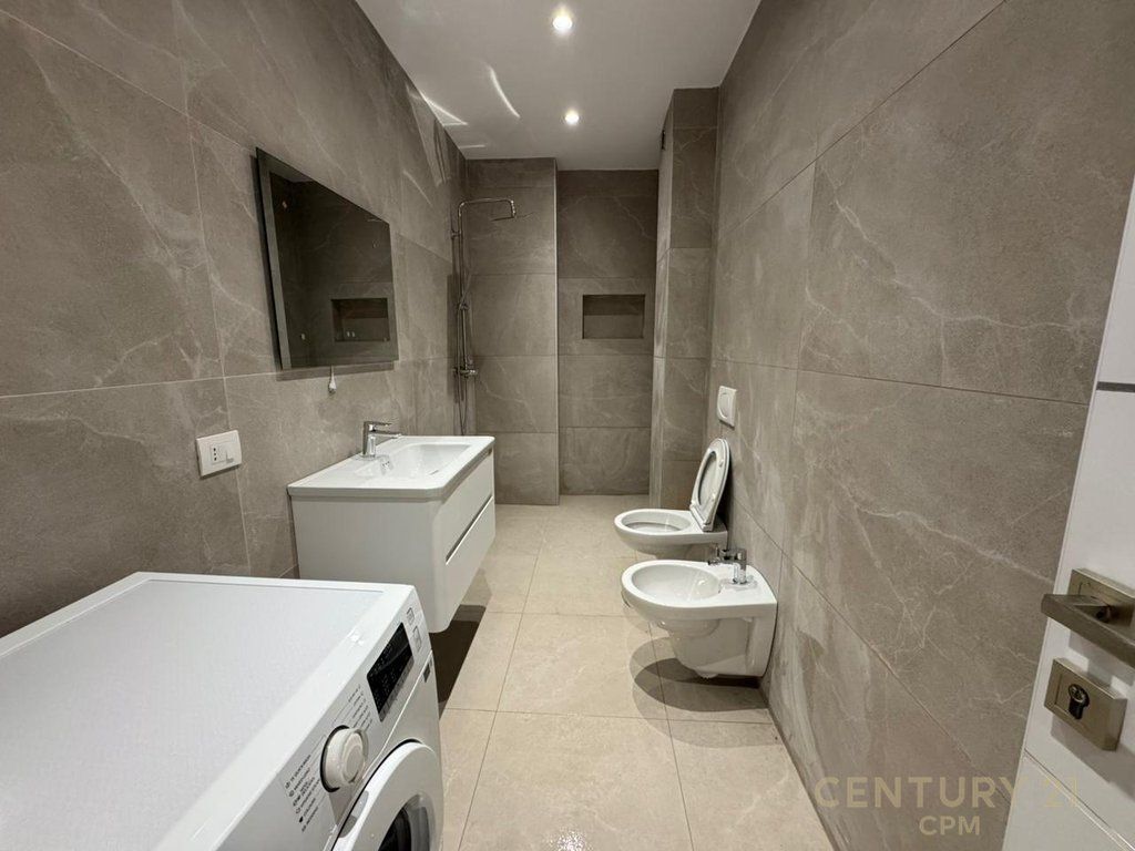 Apartment 1+1 + parking space for rent at Vila Gold, Dibres street!