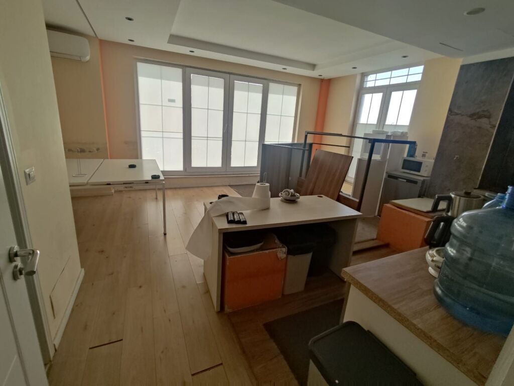 2 office spaces for rent are given in the 5 Maj area near Con Cord Center  ID 5406