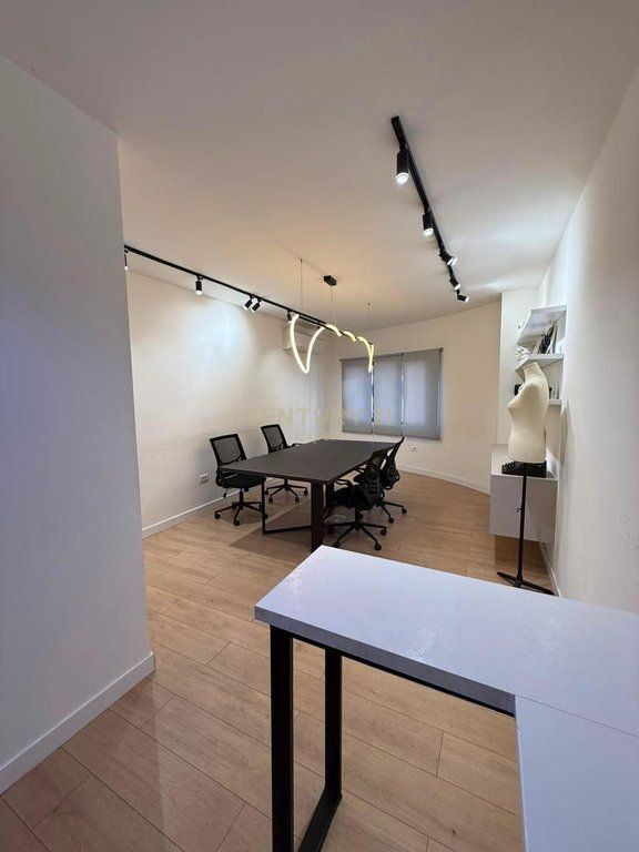 OFFICE SPACE FOR RENT AT THE TRAIN STATION!