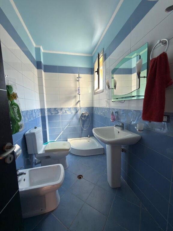 APARTAMENT 2+1 ME QERA – MBI RRAPIN, VLORË