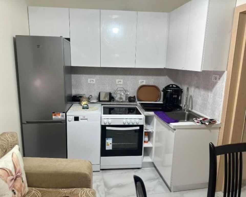 Jepet apartament 1+1 me qira ne Fresk , Rurga Shefqet Kuka .