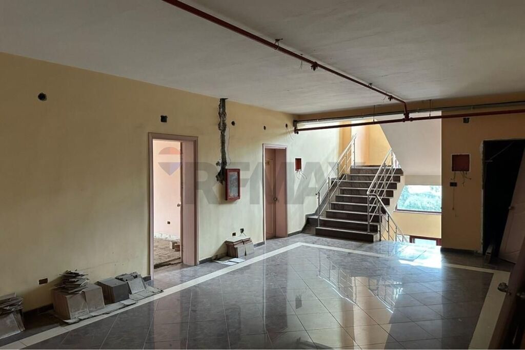 Ndërtesë - Për Qira - Rruga Isuf Elezi, Tiranë(ID: 530281030-1006)