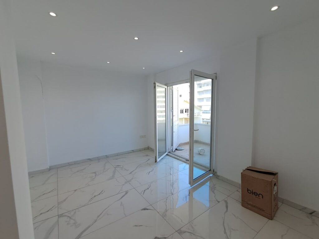 SHITET APARTAMENT 3+1+2 NE PLAZHIN ILIRIA, DURRES