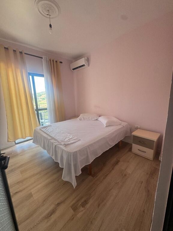 Shitet Apartament 1+1 në Rrugën Viena, Golem