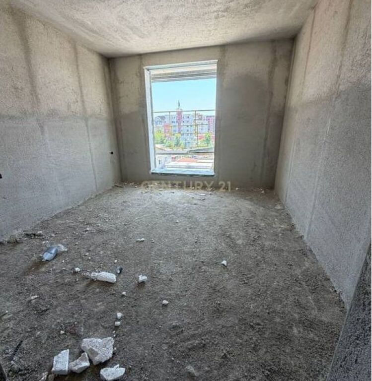 🏡 **SHITET APARTAMENT 2+1 – RIVIERA, KAMËZ**