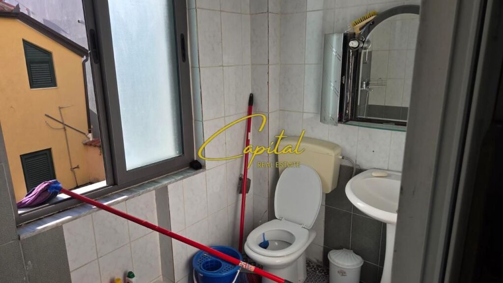 APARTAMENT ME QIRA 2+1 ISH TREGU ELEKTRIK 40.000 LEKE