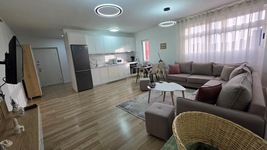 Shitet apartament 1+1 tek Rruga Bardhyl! 135,000 €