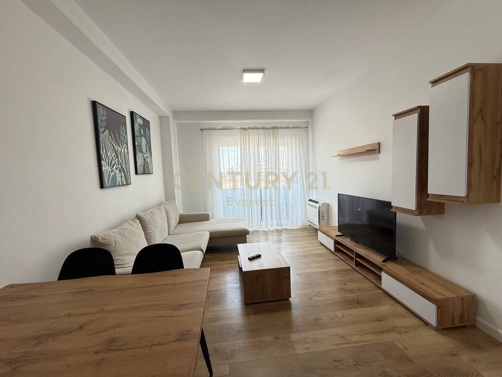 Hipoteka, Apartament 2+1+2 per Qira !