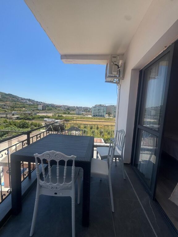 Shitet Apartament 1+1 në Rrugën Viena, Golem