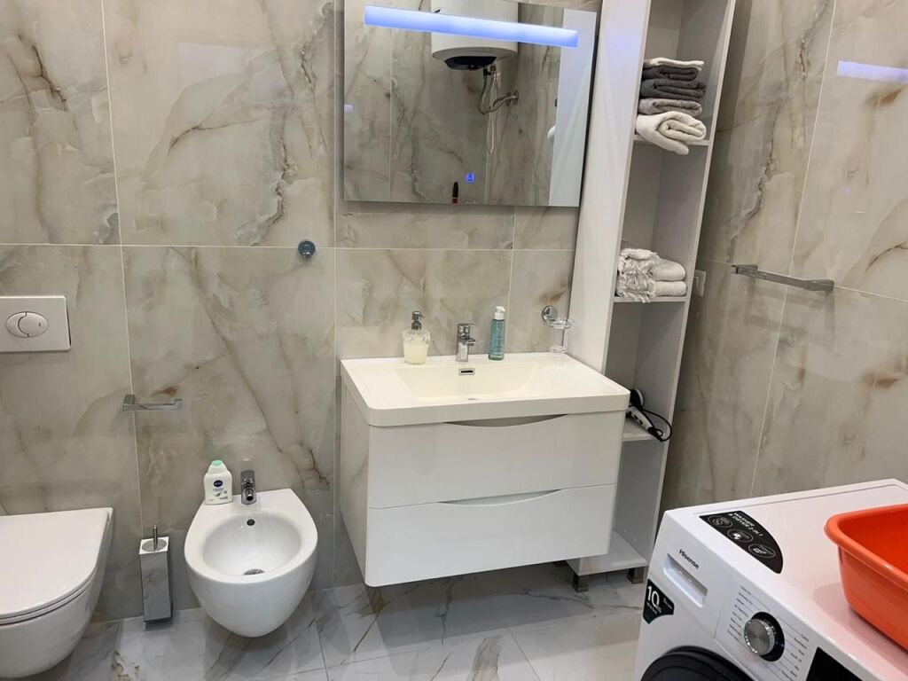 Appartamento in Affitto in Lungomare Vlora “Cameria   ” ,Strada