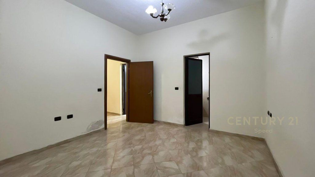 Japim Me Qira Ambjent Zyrash Tek Kompleksi Panorama