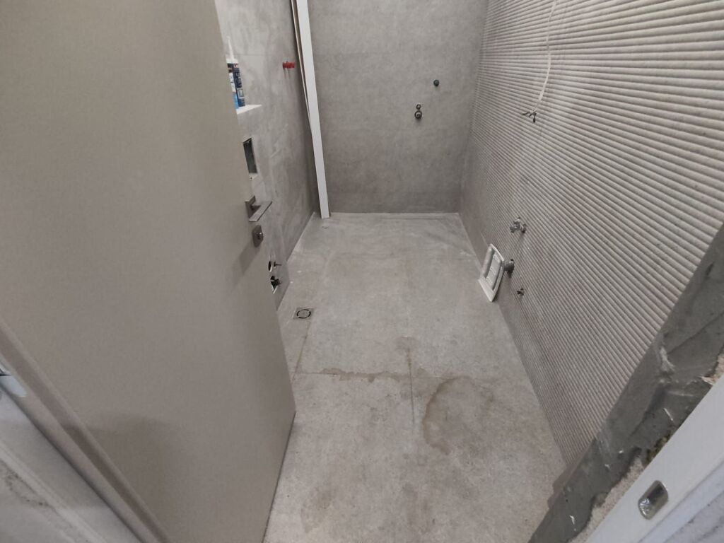 Shitet apartament 2+1+2 ne zonen e 5 Majit prane Con Cord Center   ID 5405
