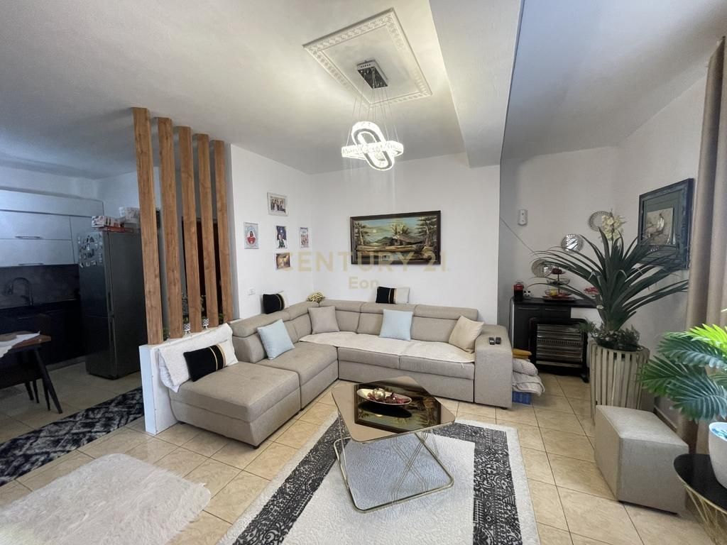 Apartament 1+1 Me Qira tek Vila e Zogut, Durrës !