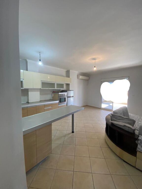 SHITET APARTAMENT 2+1 NË ASTIR, AFËR HOTEL MARINAJ   ID 5403