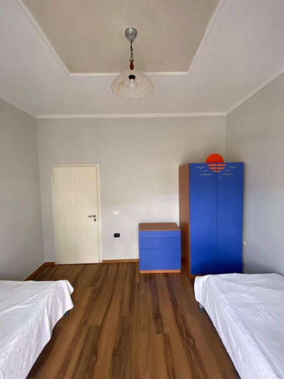 SHTEPI ME QERA 3+1+ PARKIM + VERANDE - SAUK, TIRANE