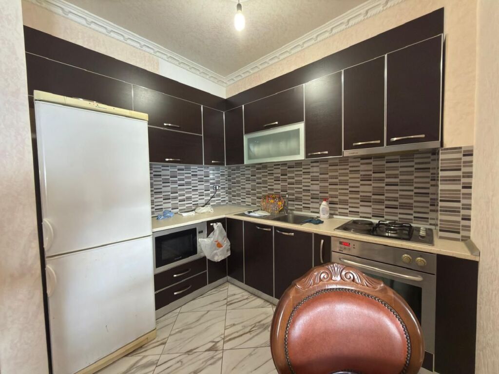 APARTAMENT 2+1 ME QERA – MBI RRAPIN, VLORË