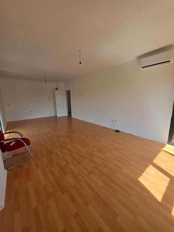 Me Qira - 3 Ambiente Pune 2wc &amp; 1Bllkn || Kati i 8-të || (📍Porcelan - Kompleksi ASL, Godina 1), me pamje fantastike || 105 m² Çmimi: 52,000 Leke/Muaj