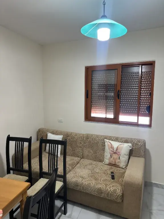 Qera | Shtëpi private 1 + 1 | Fresku | 350 €/muaj