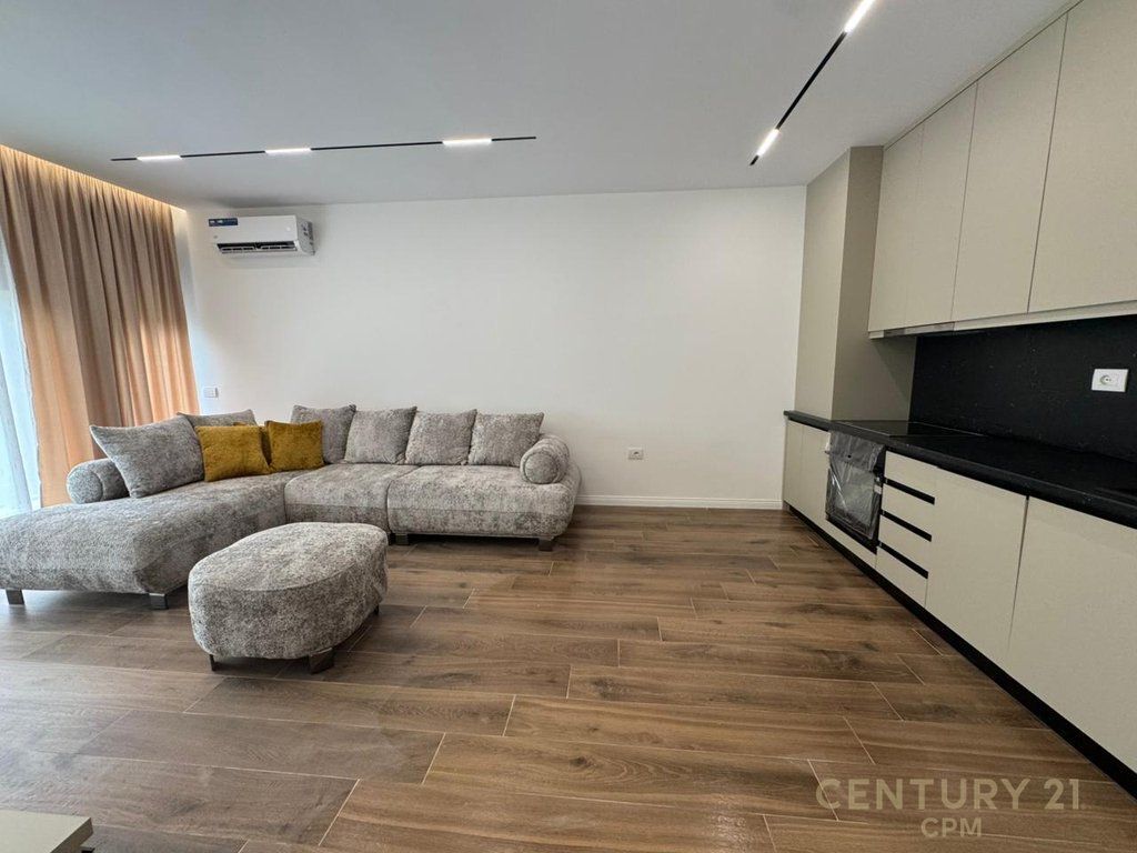 Apartment 1+1 + parking space for rent at Vila Gold, Dibres street!