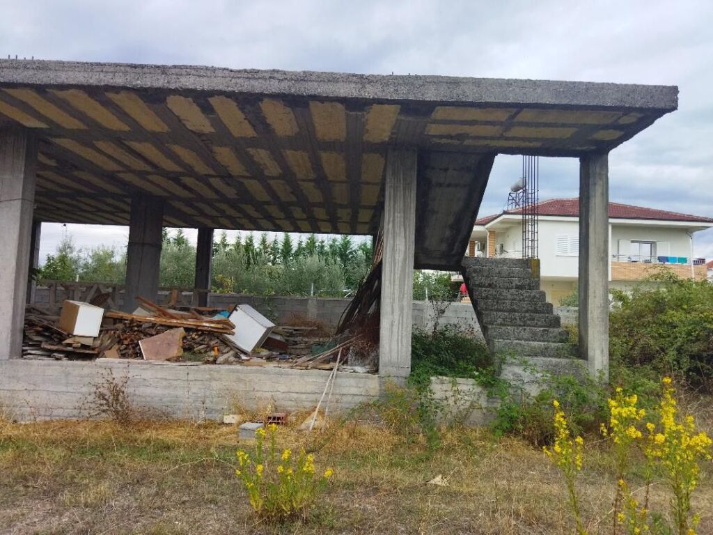 📌 SHITET TOKË / TRUALL NË VALIAS (TIRANË)