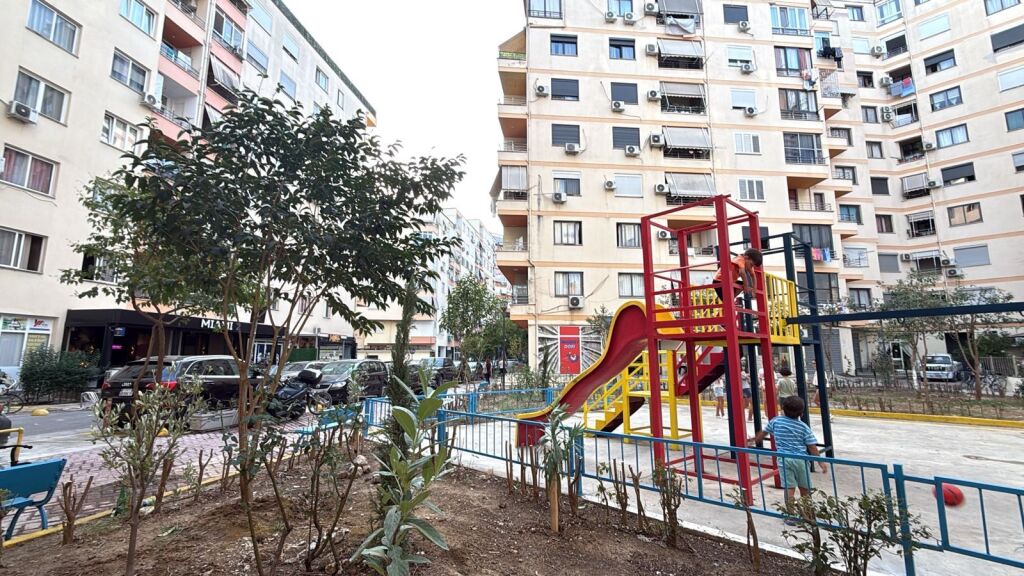 RENT APARTMENT 2+1 FRATARI COMPLEX