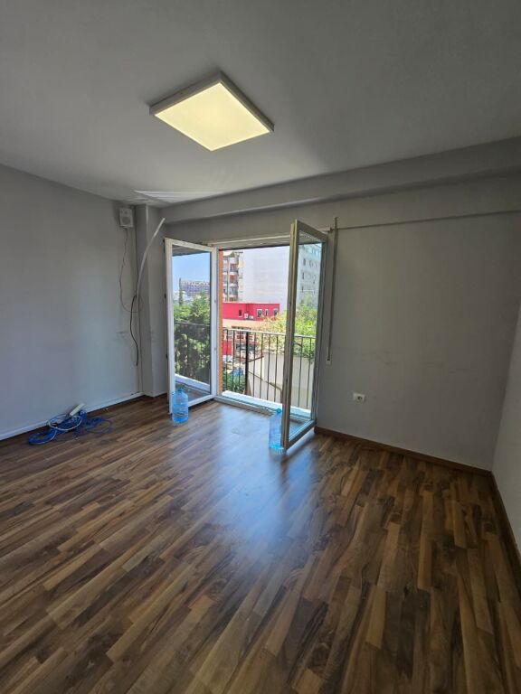 AMBIENT PREMIUM PËR ZYRË / KLINIKË – 145 m² + 2 PARKIME   ID 5400