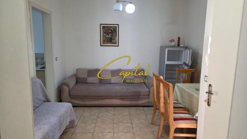 APARTAMENT ME QIRA 2+1 ISH TREGU ELEKTRIK 40.000 LEKE
