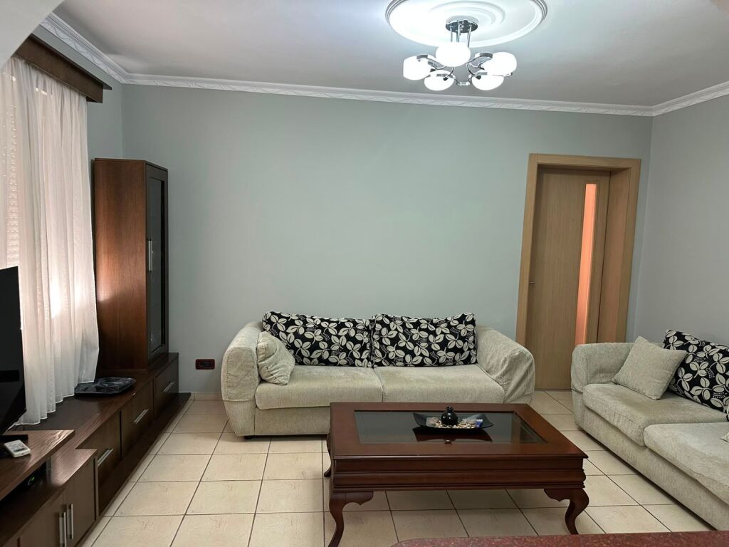 🏠 APARTAMENT ME QIRA 2+1 – 21 DHJETORI