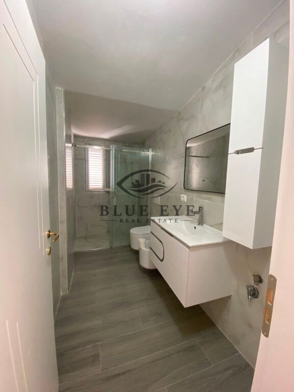 Apartament 1+1 me Qira – Spitallë, pranë Postës Shqiptare!