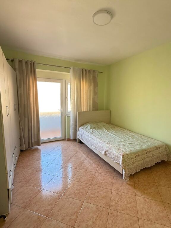 Affittasi Appartamento 2+1+1 con Balcone