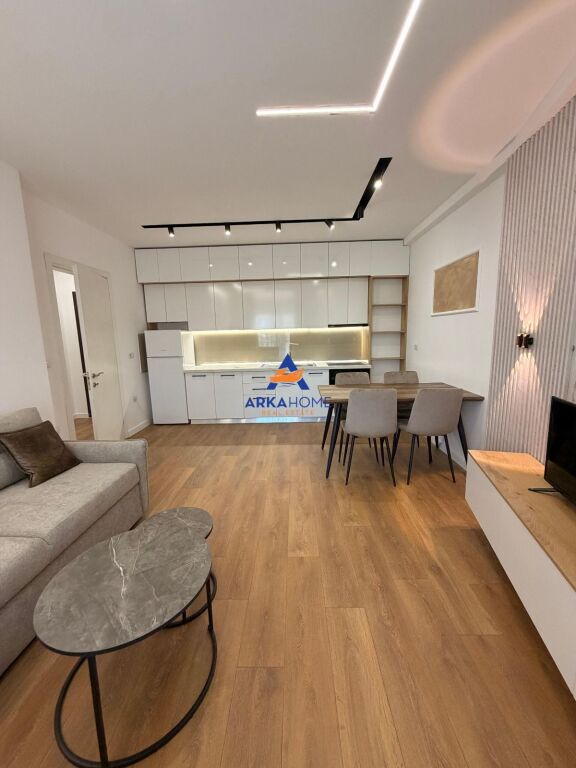 VENDESI APPARTAMENTO 1+1+BALCONE "21 DICEMBRE, VICINO AI COLLEGI" 14.500.000 LEKE