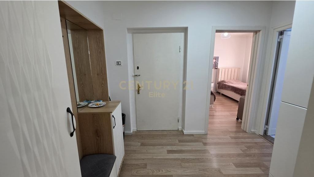 Shitet apartament 1+1 tek Rruga Bardhyl! 135,000 €