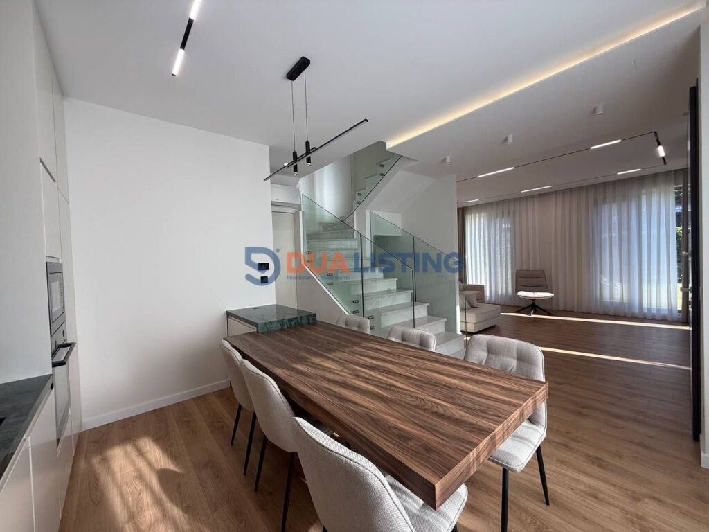 VILË MODERNE ME QIRA TEK GREEN VALLEY RESIDENCE – LIQENI I THATË!