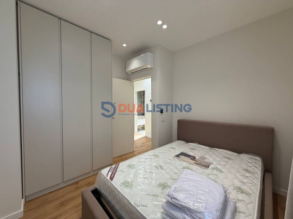 VILË MODERNE ME QIRA TEK GREEN VALLEY RESIDENCE – LIQENI I THATË!