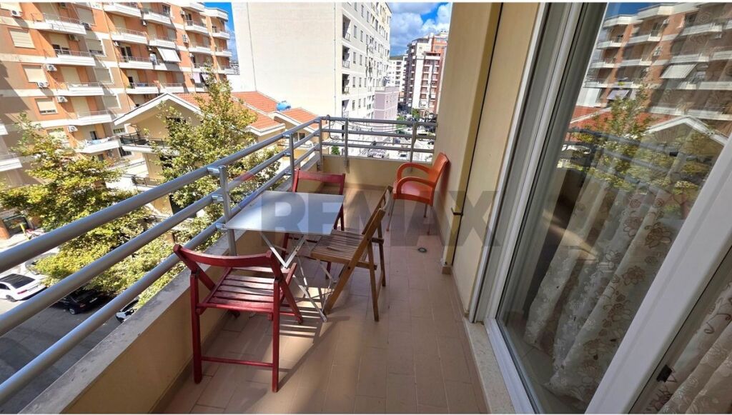 🏡 APPARTAMENTO 1+1 IN AFFITTO – LUNGOMARE, VLORË 🌊