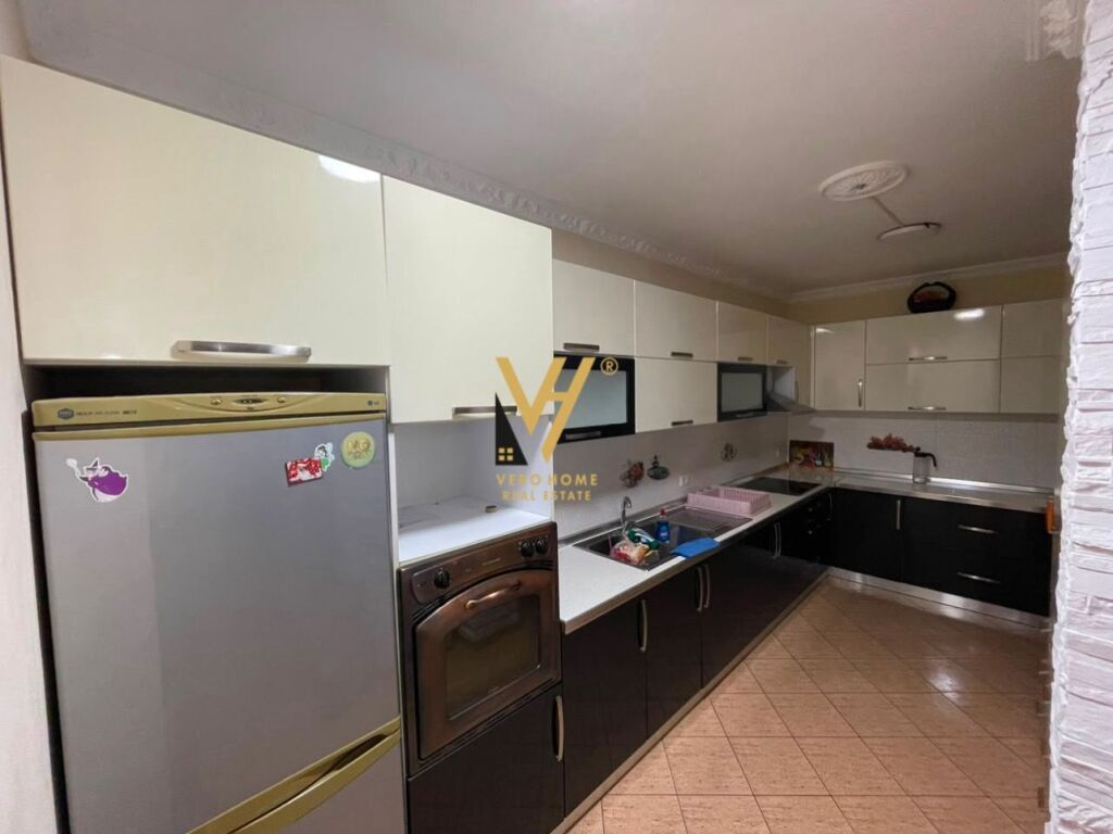 JEPET APARTAMENT 2+1+2+BLK ME QERA TE 5 MAJI 55.000 LEKE