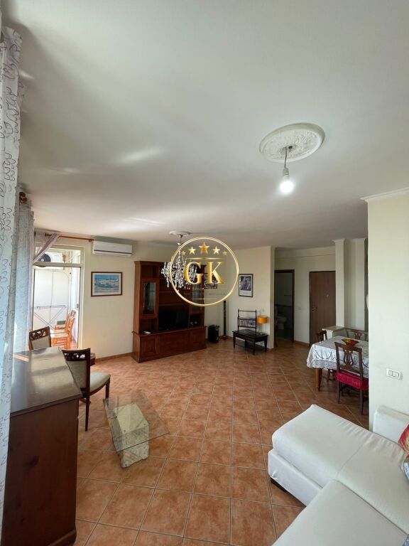 20707381🏢 JEPET ME QIRA APARTAMENT 1+1+2 – PRANË PORTIT, DURRËS