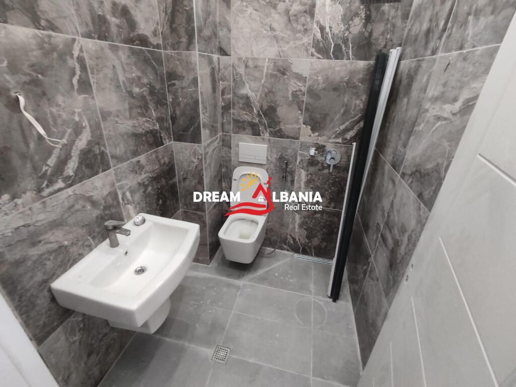 Jepet Apartament 2+1+2wc me Qera ne Rrugen 5 Maji prane Concord Center ( ID 42215523 )