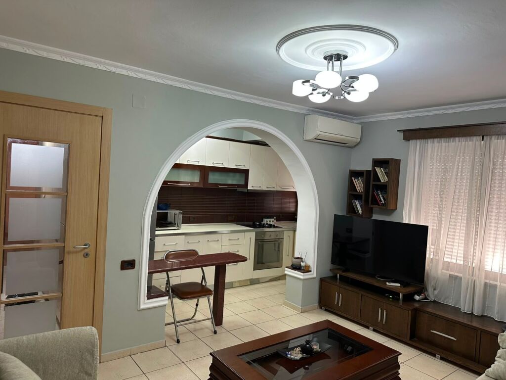 🏠 APARTAMENT ME QIRA 2+1 – 21 DHJETORI