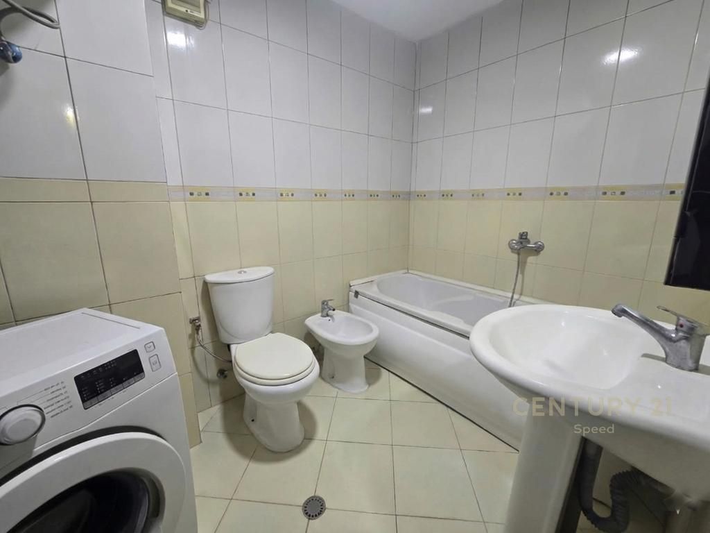 Japim Me Qira Ambjent Zyrash Tek Kompleksi Panorama