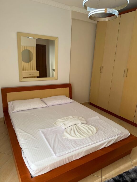 Jepet me qira 2+1+2 KODRA E DIELLIT 750€